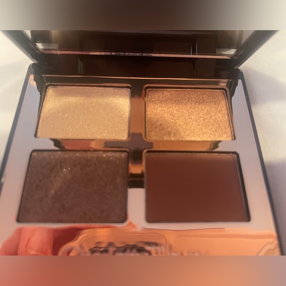 Charlotte Tilbury Exagger-Eyes Bigger Brighter Luxury Eyeshadow Palette - Picture 5 of 10